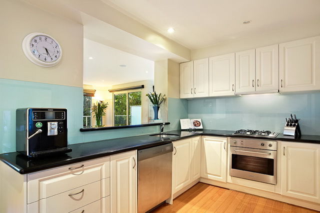 a00r6 37frickerav 062 (3)